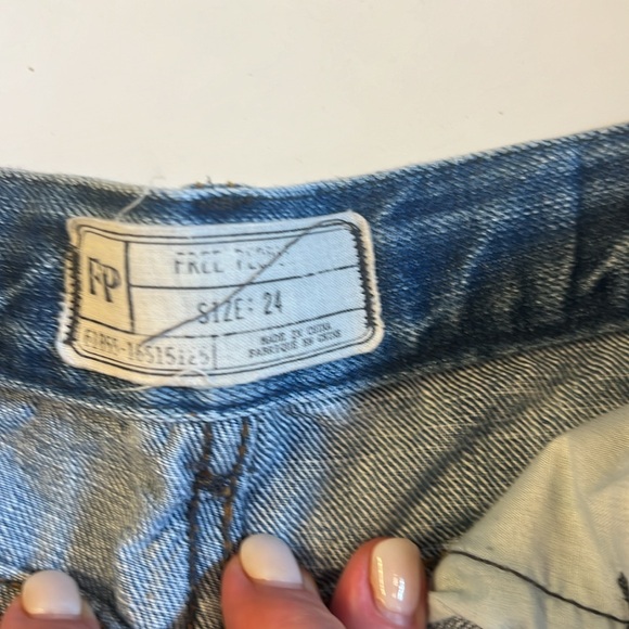 Free People denim Jean short 24 - Picture 4 of 5